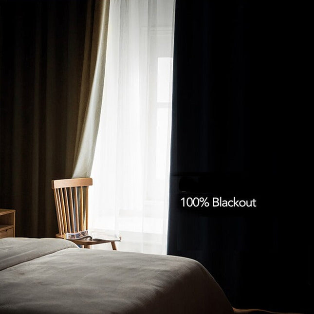 Różowa zasłona zaciemniająca do sypialni