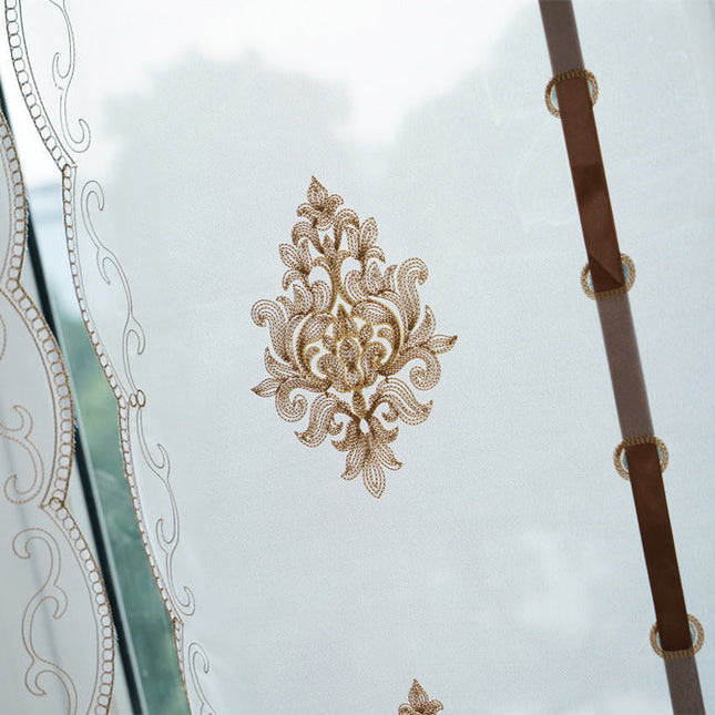 Firana panelowa z brązowym haftem