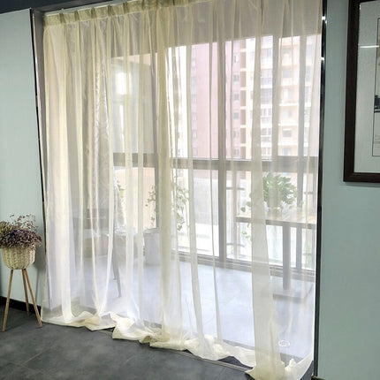 Błyszcząca firana w stylu glamour