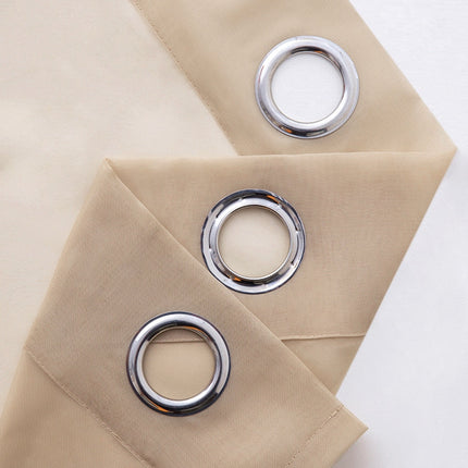 Gładka biała firana do salonu