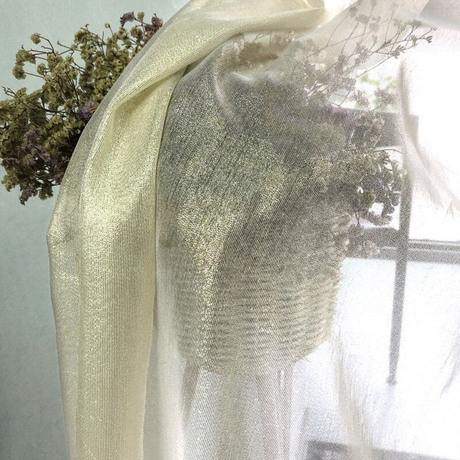 Błyszcząca firana w stylu glamour