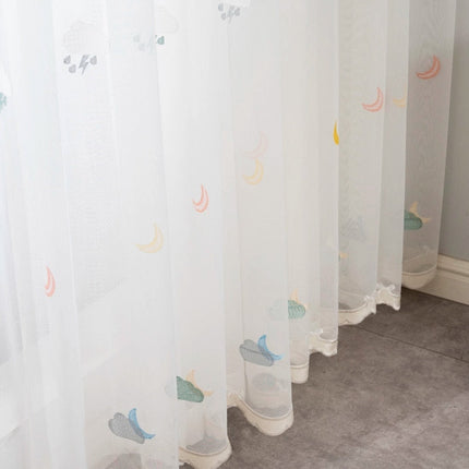 Dziecięca firanka z haftowanymi kaktusami