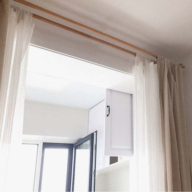 Klasyczny drewniany karnisz do zasłon