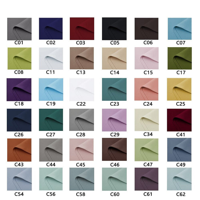 Komplet zasłon zaciemniających z lambrekinem.