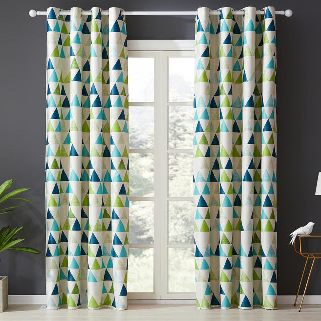 Zielona zasłona w geometryczne trójkąty