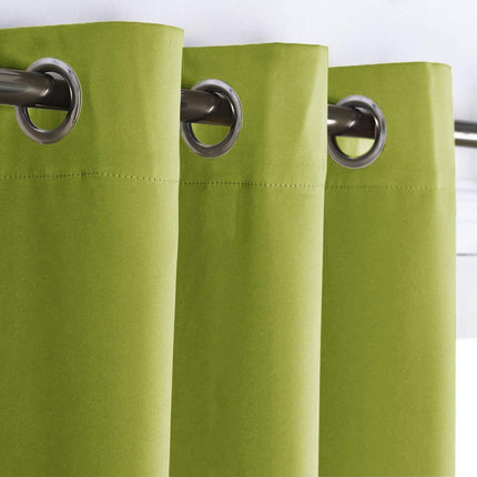 Gładka zasłona zaciemniająca na przelotkach