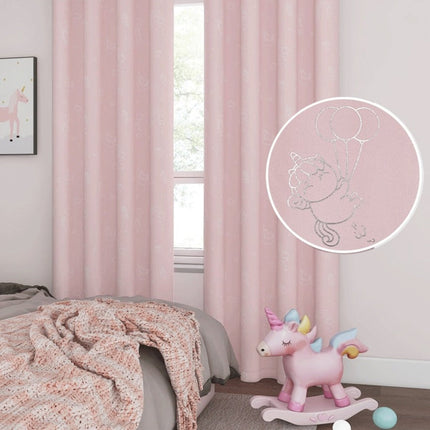 Różowa zasłona dziecięca w srebrne jednorożce