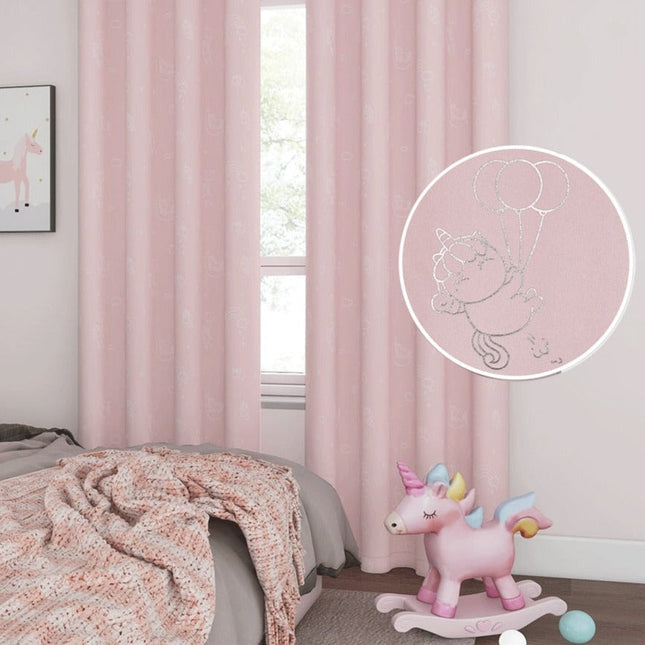 Różowa zasłona dziecięca w srebrne jednorożce