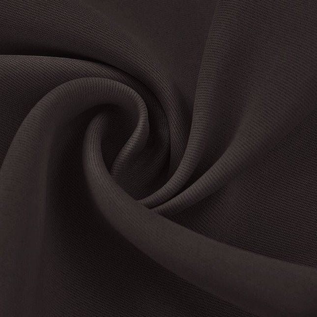 Brązowa wodoodporna zasłona ogrodowa na taras.