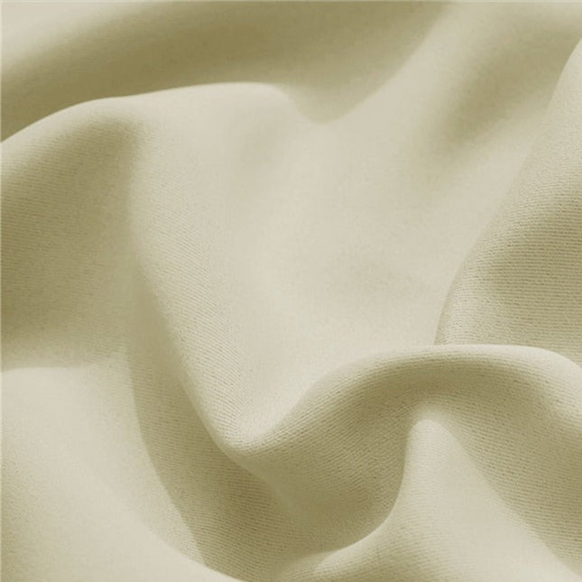 Kremowa zasłona zewnętrzna na taras