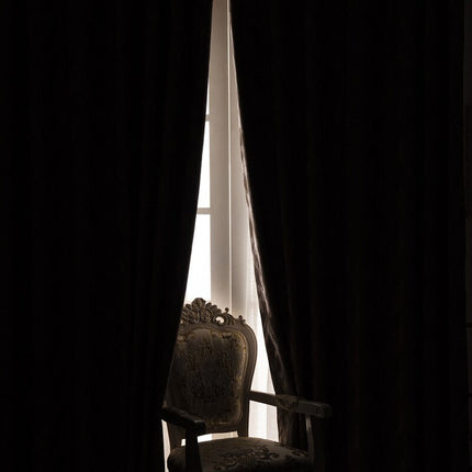 Zaciemniająca zasłona taupe z fakturą