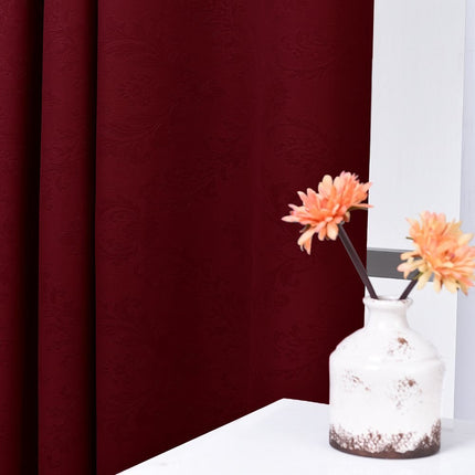 Beżowa zasłona z tłoczonym wzorem