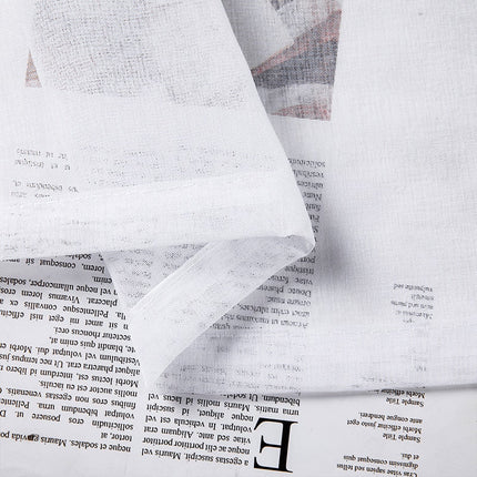 Biała gładka firana na przelotkach