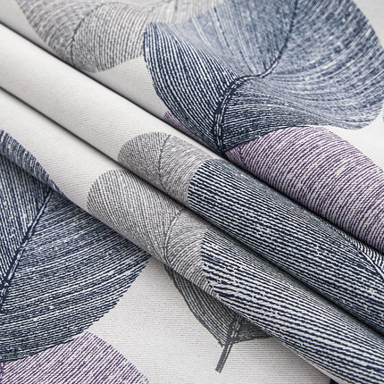 Zasłona zaciemniająca w fioletowe liście.