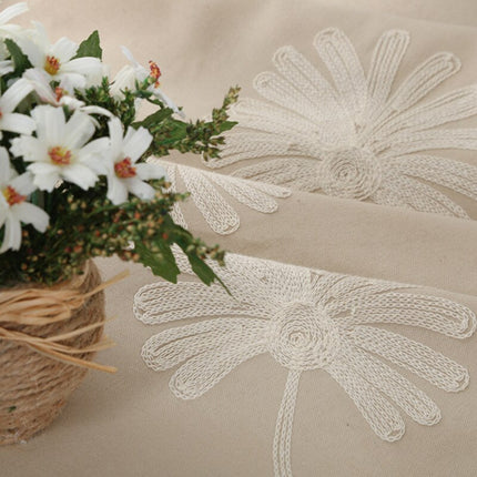 Zasłona z haftowanym kwiatowym wzorem