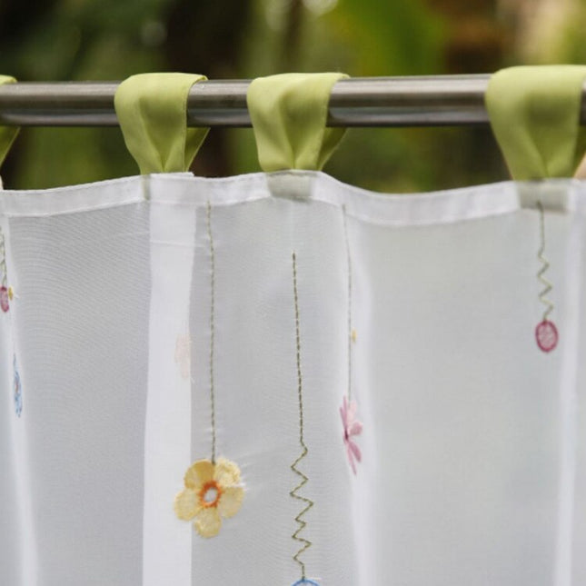 Firanka kuchenna w haftowane polne kwiaty