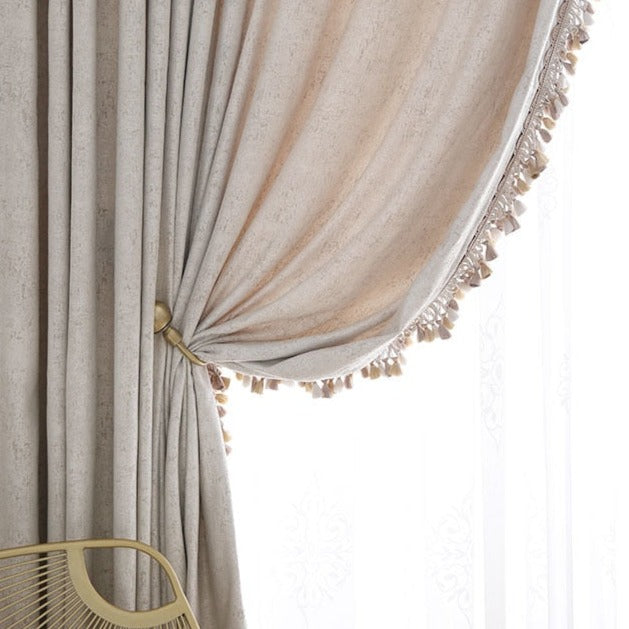 Zasłona w stylu boho z frędzlami