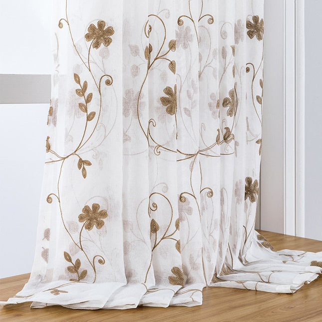 Firana z haftem w kwiatowe pnącza