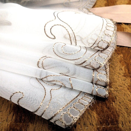 Firana panelowa z brązowym haftem