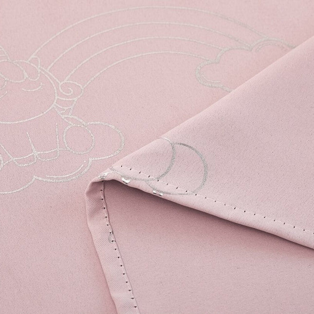 Różowa zasłona dziecięca w srebrne jednorożce