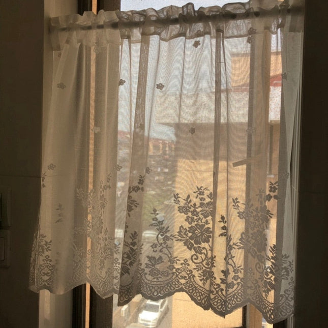 Biała firana żakardowa w kwiaty