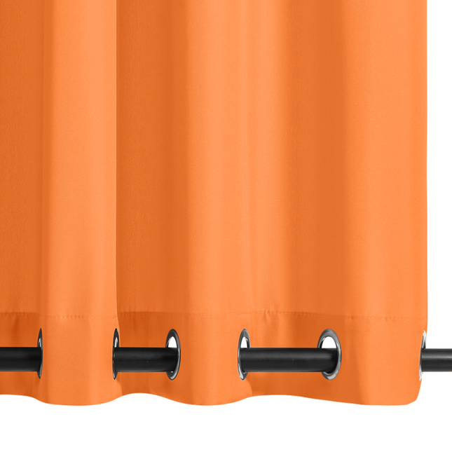 Pomarańczowa zasłona ogrodowa na altanę z przelotkami.