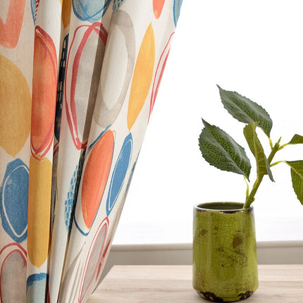 Kolorowa zasłona w nowoczesny abstrakcyjny wzór