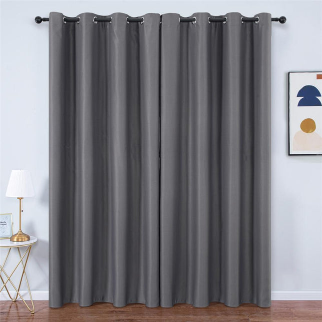 Antracytowa gładka zasłona zaciemniająca na przelotkach