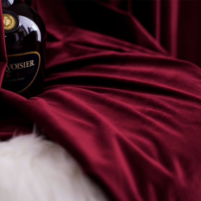 Gruba zasłona welurowa zaciemniająca