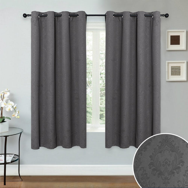 Beżowa zasłona z tłoczonym wzorem