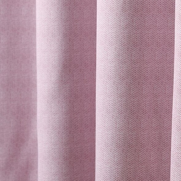 Gruba zasłona zaciemniająca na przelotkach