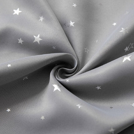 Szara zasłona zaciemniająca w srebrne gwiazdki