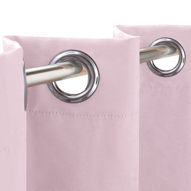 Gładka zasłona zaciemniająca na przelotkach