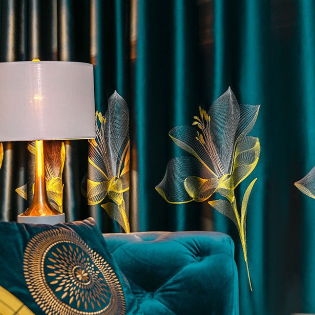 Turkusowa zasłona zaciemniająca w kwiaty