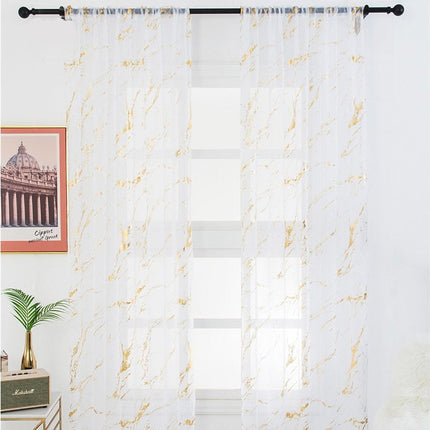 Delikatna firana ze złotym wzorem marmuru