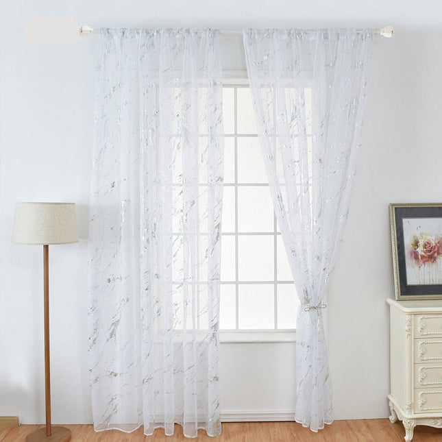 Delikatna firana ze złotym wzorem marmuru