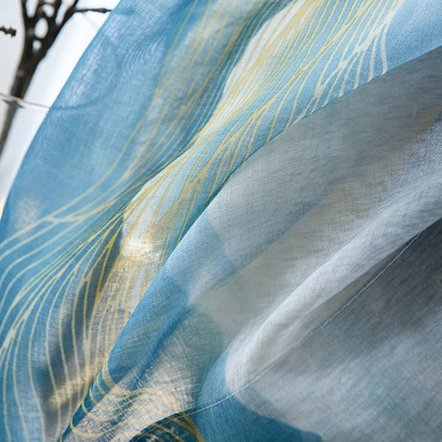 Delikatna firana w abstrakcyjne złote wzory