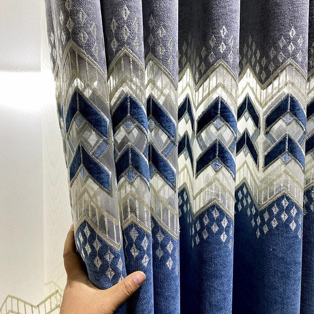 Zasłona z haftowanym geometrycznym wzorem