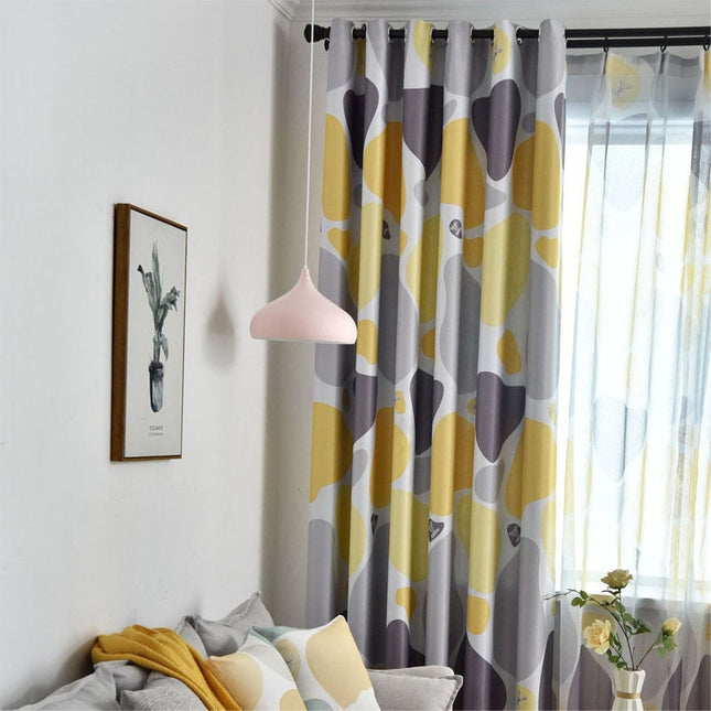 Nowoczesna zasłona zaciemniająca w abstrakcyjne wzory