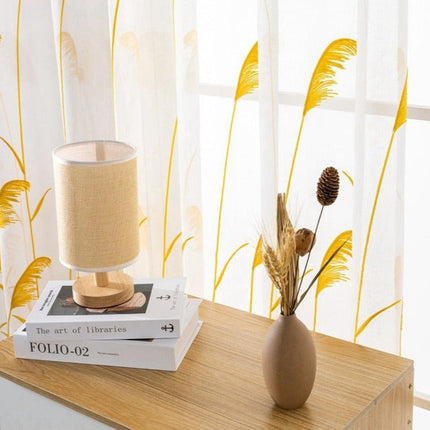 Firana z haftowanym motywem roślinnym