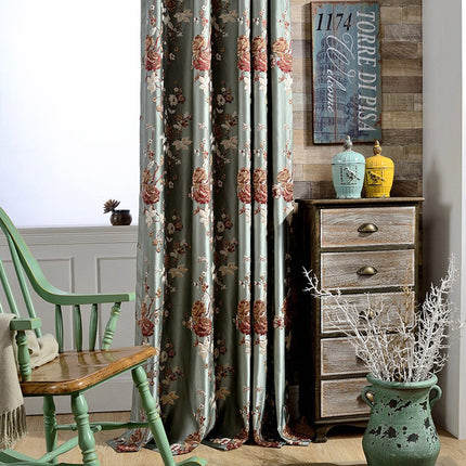 Zasłona zaciemniająca w romantyczne kwiatowe wzory