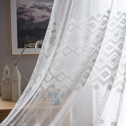 Haftowana firana w stylu boho