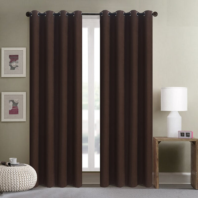 Brązowa zasłona zaciemniająca do sypialni