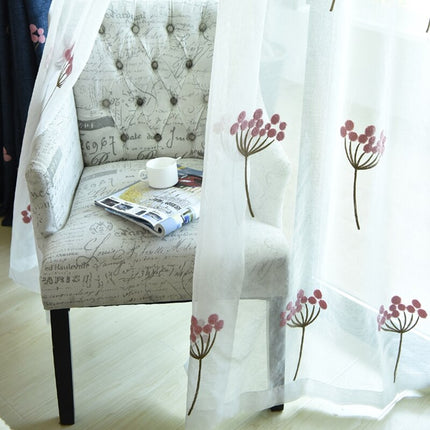 Lniana firana w haftowane różowe kwiaty