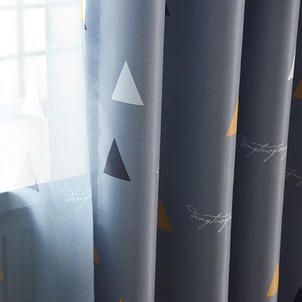 Szara zasłona w geometryczne trójkąty