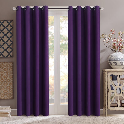 Fioletowa gładka zasłona na przelotkach