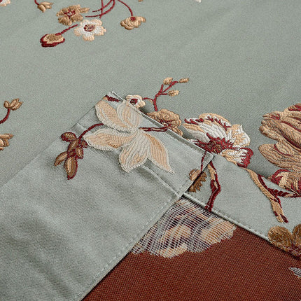 Zasłona zaciemniająca w romantyczne kwiatowe wzory