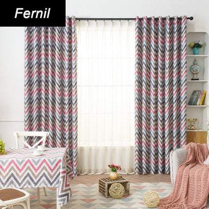 Kolorowa zasłona zaciemniająca w czerwone zygzaki