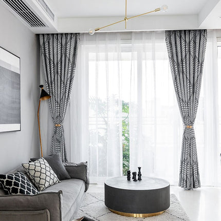 Zasłona zaciemniająca w liście na przelotkach