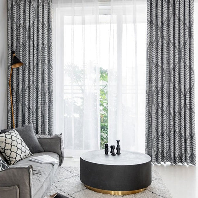 Zasłona zaciemniająca w liście na przelotkach